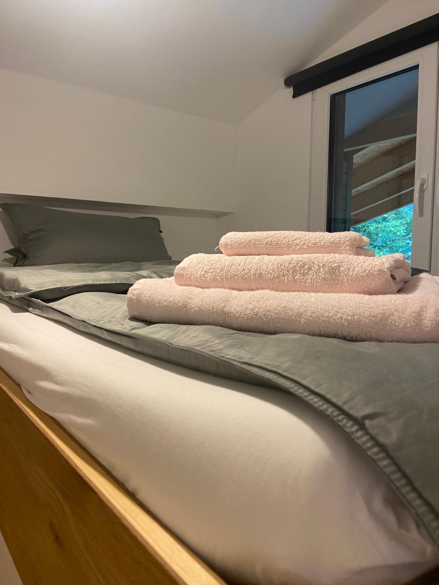 Modernes Tinyhouse Trailer Cabins Am Waldrand - Mit Seezugang Eging Exteriör bild